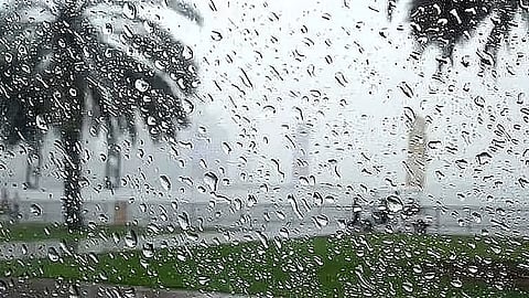 «الدفاع المدني» تحذر من 3 مواقع تستدعي الابتعاد عنها وقت هطول الأمطار