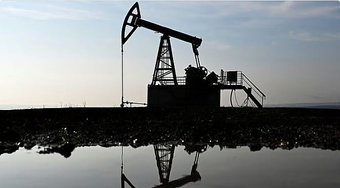 انخفاض أسعار النفط وسط توقعات استئناف محادثات الولايات المتحدة وإيران