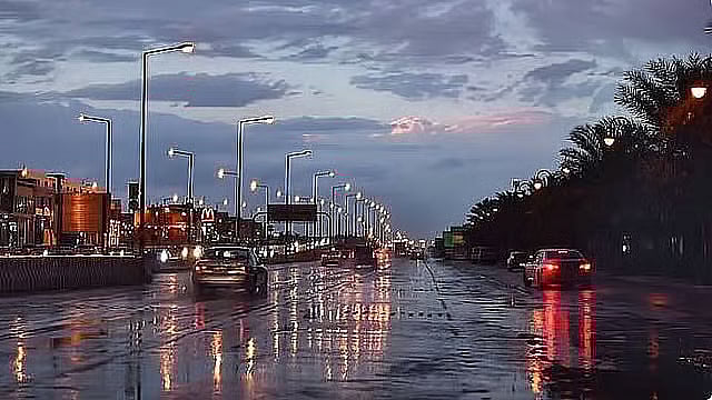 إنذار أحمر من الأرصاد بشأن أمطار غزيرة تضرب 7 مناطق.. والدفاع المدني يحذر