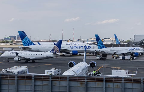 بلومبيرج: شركات طيران كثيرة تتخذ إجراءات احترازية لتقليص الخسائر 