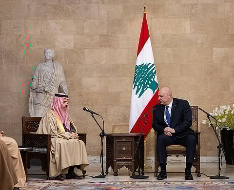 لقاء سابق بين وزير الخارجية الأمير فيصل بن فرحان آل سعود والرئيس اللبناني جوزاف عون