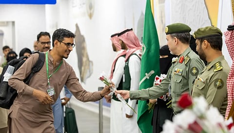 وصول أولى رحلات المستفيدين من مبادرة «طريق مكة» من باكستان إلى المدينة المنورة