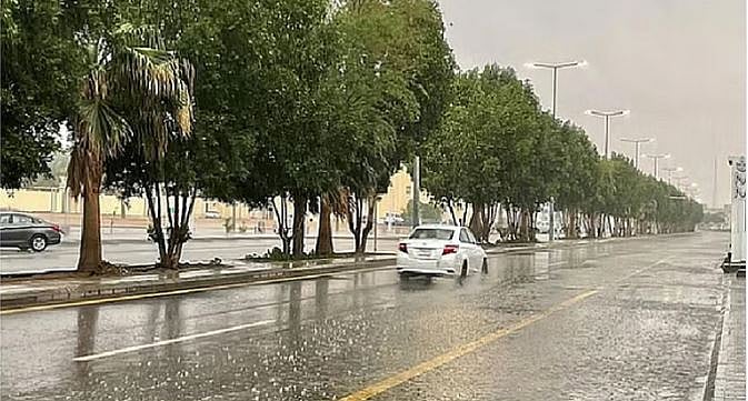 «الدفاع المدني» تدعو إلى توخي الحيطة واتباع الإرشادات إثر الحالة المناخية بجازان