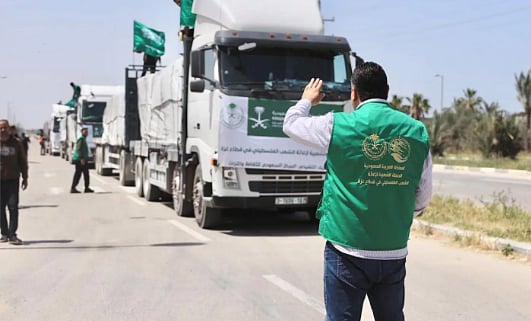 وصول قافلة مساعدات إنسانية جديدة مقدمة من مركز الملك سلمان للإغاثة إلى غزة