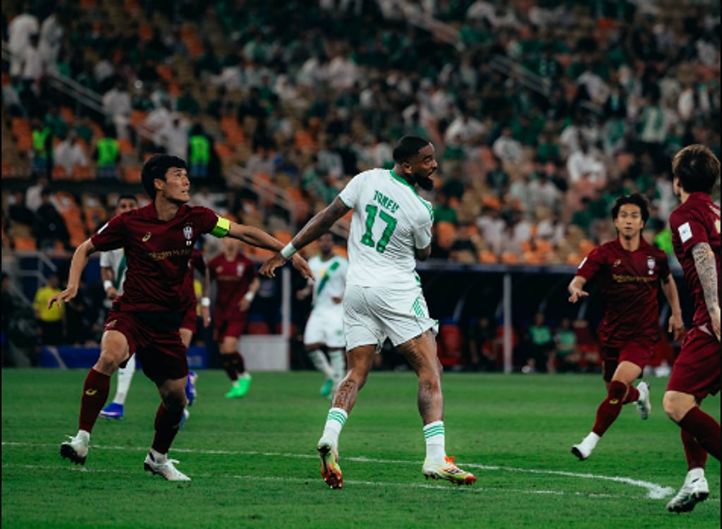 الأهلي يبلغ نهائي دوري أبطال