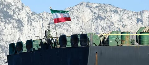 وكالة فارس: ناقلة نفط إيرانية تدخل المياه الإيرانية بدعم من بحرية الجيش