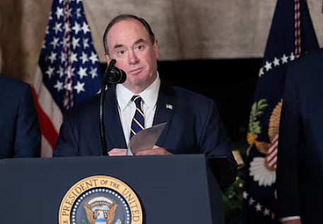 وزارة الدفاع الأمريكية: وزير البحرية «جون سي. فيلان» سيغادر منصبه
