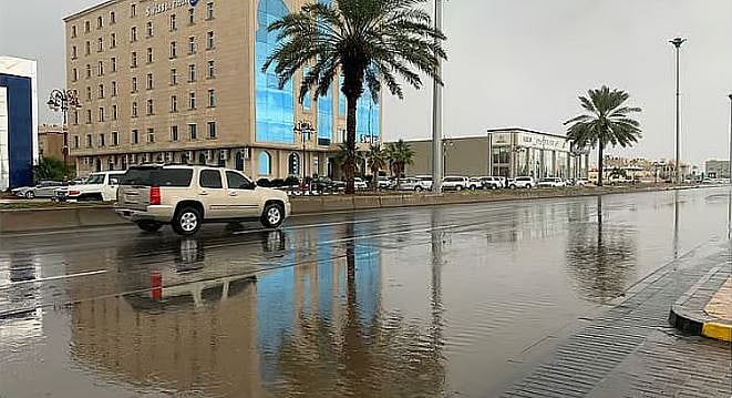 طقس المملكة الأربعاء.. أمطار رعدية وزخات من البرد ورياح نشطة على عدة مناطق