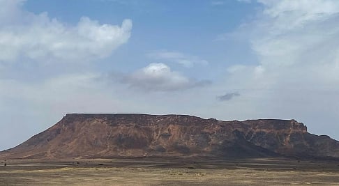 جبل طمية وجهة سياحية بارزة تعكس تنوع تضاريس القصيم