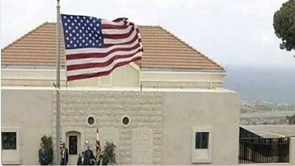 السفارة الأميركية ببيروت: نحث المواطنين الأميركيين على مغادرة لبنان