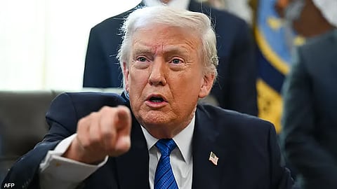 «ترامب» يأمر بإطلاق النار على زوارق زرع الألغام في مضيق هرمز.. ويضاعف عمليات كاسحات الألغام