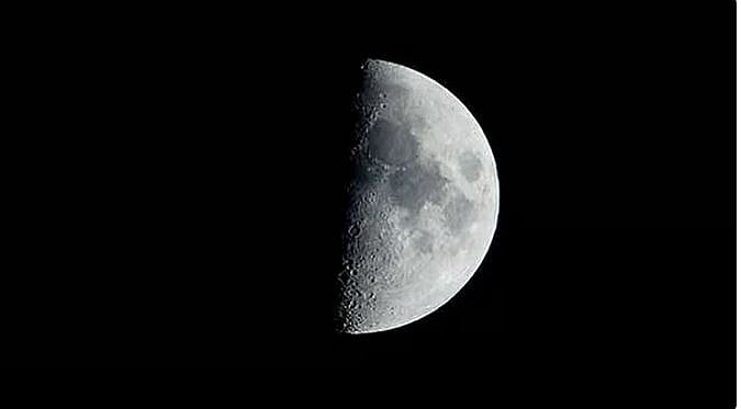 Jeddah Astronomers Report Moon in First Quarter Phase, Today’s Illumination at 1% – What’s Behind Its Near-Invisibility?