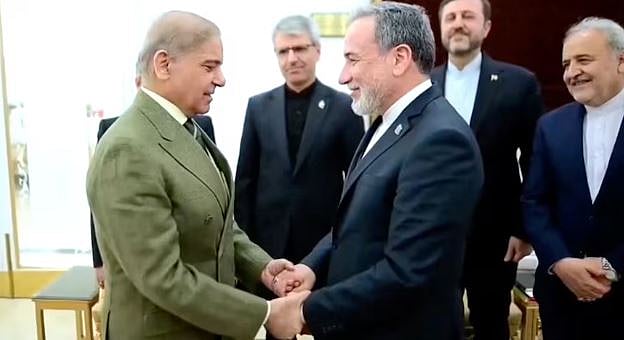 «رويترز»: «عراقجي» غادر إسلام آباد بعد مباحثات مع مسؤولين باكستانيين