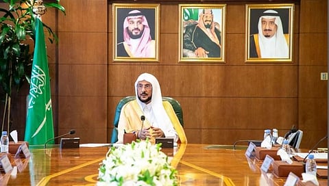 وزير الشؤون الإسلامية يطّلع على خطط الوزارة التشغيلية وخدماتها لضيوف الرحمن