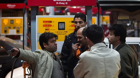 محطة وقود في إيران