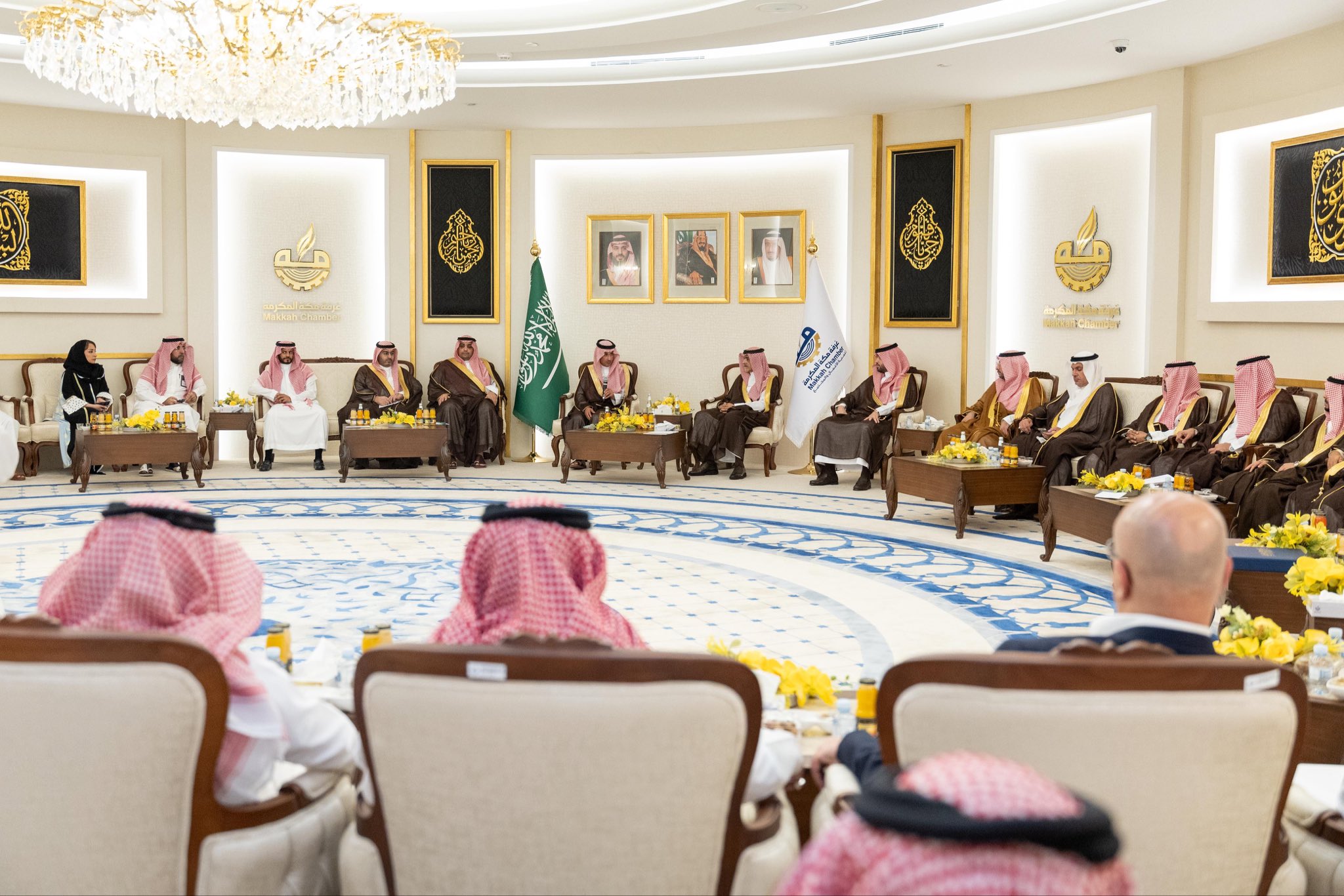 وزير السياحة يتفقد جاهزية مرافق الضيافة والنُزل المؤقتة المخصّصة لإسكان الحجاج في مكة المكرمة