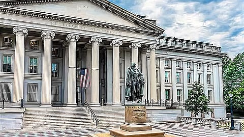 الخزانة الأمريكية: عقوبات على 35 كيانا وفردا إيرانيا للمساعدة بالتهرب من العقوبات