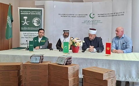 مركز الملك سلمان للإغاثة يسلم 25 طنًّا من التمور هدية المملكة للجبل الأسود