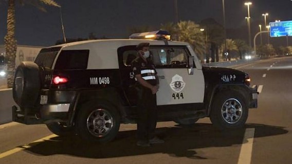 القبض على 3 إندونيسيين لارتكابهم عمليات نصب واحتيال بنشر إعلانات تقديم خدمات حج وهمية ومضللة