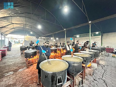 دعم سعودي يصل إلى 4 دول.. 40 ألف مساعدة غذائية للأسر الأكثر احتياجًا