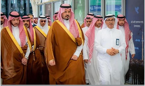 أمير المدينة المنورة يقف على جاهزية الجهات المعنية بخدمة ضيوف الرحمن بمطار الأمير محمد بن عبدالعزيز 