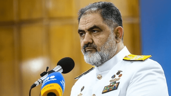 قائد القوات البحرية الإيراني: سنكشف قريبًا عن سلاح يرعب العدو