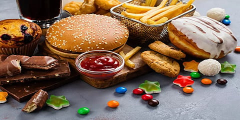 مختص يحذر من الأطعمة القاتلة للدماغ