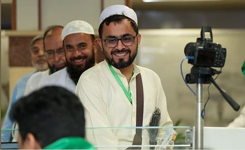 مبادرة طريق مكة.. رحلة تبدأ من لاهور الباكستانية وتنتهي بخشوع في رحاب المشاعر المقدسة