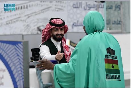 جوازات مطار الأمير محمد بن عبدالعزيز تستقبل أولى رحلات ضيوف الرحمن من غانا 