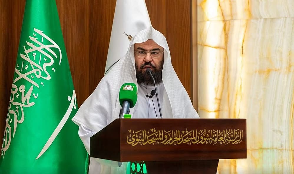 «السديس» يدشّن دورة تعزيز مهارات التواصل مع زائري المسجد النبوي