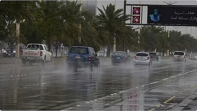 «الأرصاد»: رياح شديدة السرعة وأمطار متوسطة على الباحة وغزيرة على جازان