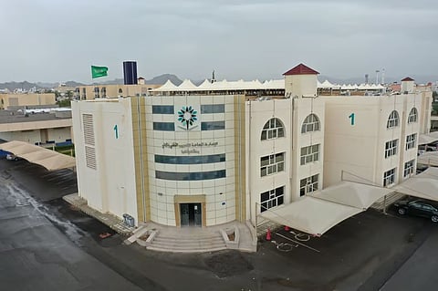 أمير منطقة المدينة المنورة يرعى حفل تخريج متدربي ومتدربات التدريب التقني والمهني بالمنطقة
