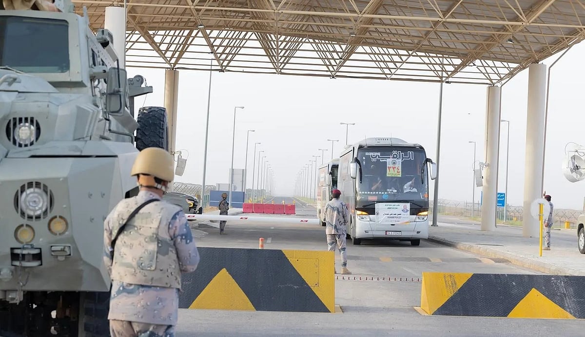 منفذ جديدة عرعر يستقبل الحجاج القادمين برًا من العراق بمنظومة تشغيل متكاملة