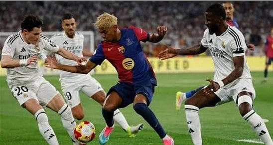 كلاسيكو الأرض.. مواجهة مثيرة بين الريال وبرشلونة في الدوري الإسباني