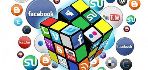 مختصة: الوسطية الحل الأفضل في استخدام مواقع التواصل الاجتماعي