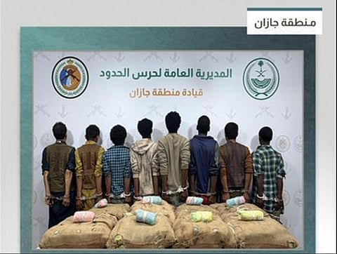 القبض على 8 مخالفين من الجنسيتين الإثيوبية واليمنية لتهريبهم 160 كيلوجرامًا من القات بجازان 