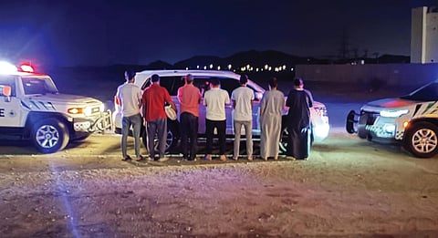 ضبط مقيمين و3 وافدين من الجنسية الباكستانية والمصرية ومواطنين لمخالفتهم أنظمة وتعليمات الحج