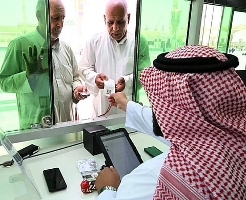 مركز الخدمة الشاملة بالمسجد النبوي يعزز تكامل الخدمات لضيوف الرحمن