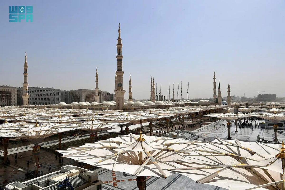 ساحات المسجد النبوي.. منظومة هندسية متكاملة لتلطيف الأجواء وخدمة الزائرين
