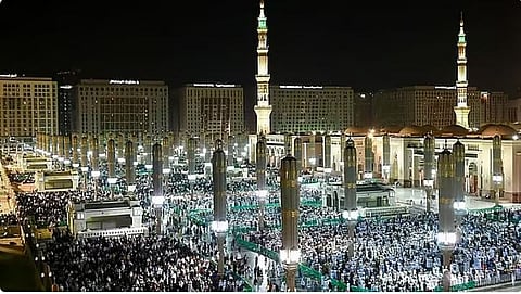 مبادرة «حفاوة» تُثري تجربة قاصدي المسجد النبوي بالبرامج الإرشادية والهدايا التذكارية