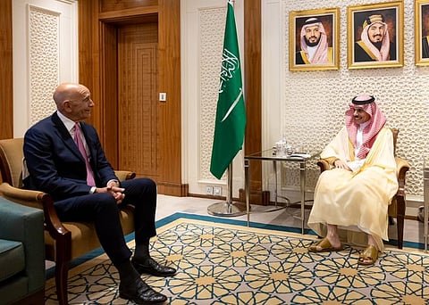 وزير الخارجية يستقبل مبعوث الولايات المتحدة الأمريكية إلى سوريا ويبحثان مستجدات الأوضاع 