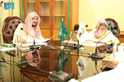 المفتي العام للمملكة يباشر أعماله في مكة المكرمة لخدمة الحجاج وتعزيز رسالة الإفتاء في موسم الحج