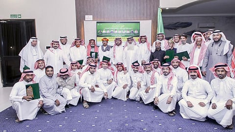 نواقل المرض ببيش تكرم 10 من منسوبيها المتقاعدين 