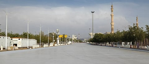 هيئة الطرق تنفذ أعمال تبريد الطرق في 3 مواقع بقطار المشاعر