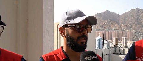 حجاج يحاولون الدفع مقابل خدمات ويفاجؤون بمجانيتها.. متطوع يروي مشاعر ضيوف الرحمن