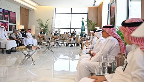 وزير الحج والعمرة يبحث مع ممثلي عدد من الشركات نقاط التحسين والاستعداد لموسم حج 1448هـ