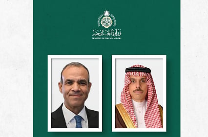 وزير الخارجية يبحث مستجدات الأوضاع في المنطقة مع نظيره المصري