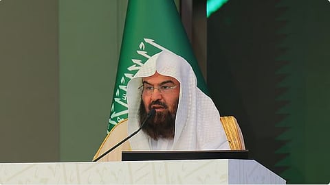 «السديس» يوجّه بإطلاق برامج التوعية والإثراء لموسم العمرة وتسخير الإمكانات لخدمة ضيوف الرحمن