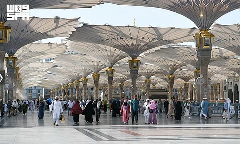  المدينة المنورة تودّع أفواج الحجاج وتستقبل رحلات المعتمرين