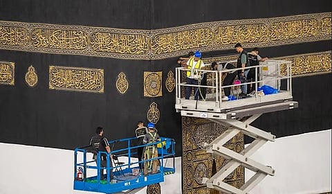 اكتمال الاستعدادات لتغيير كسوة الكعبة المشرفة غرة العام الهجري الجديد